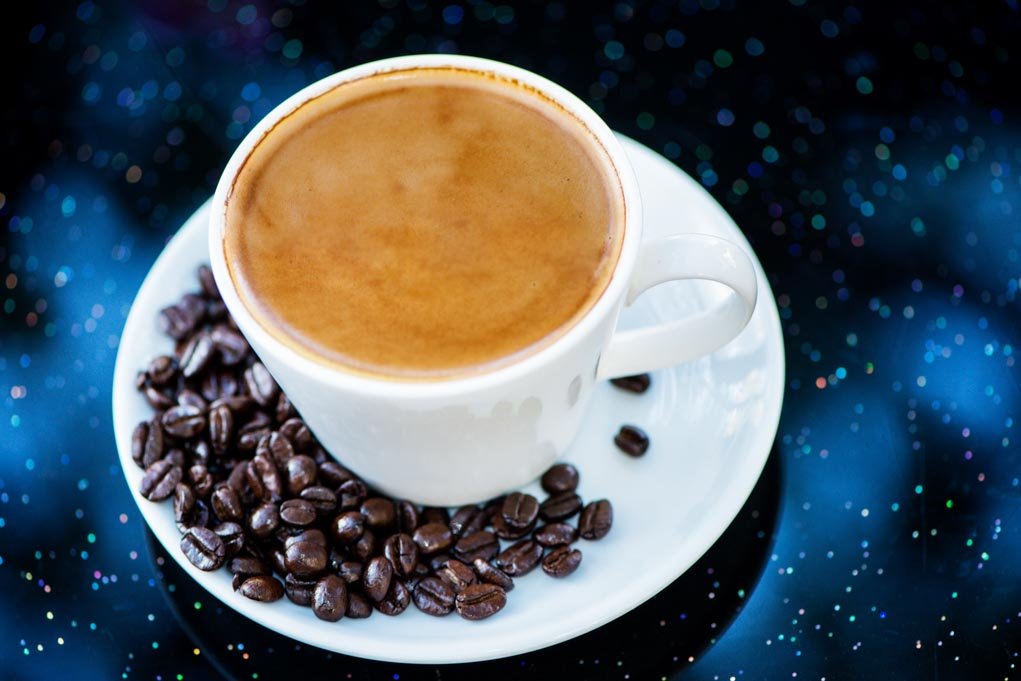 coffee cup with light from a flash diffuser.