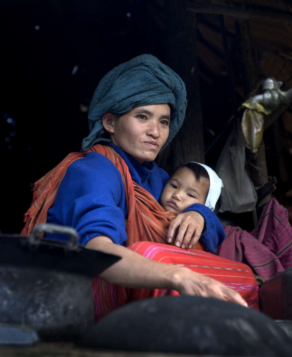 Karen mother and child portrait.
