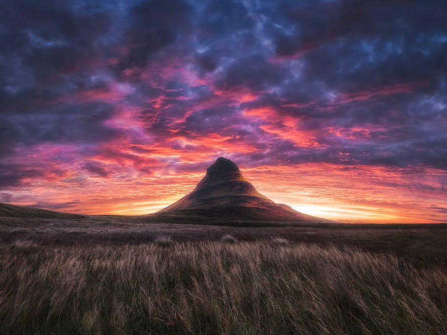 beautiful photo of a mountain.