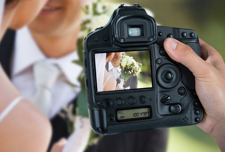 how to choose the best camera for weddings