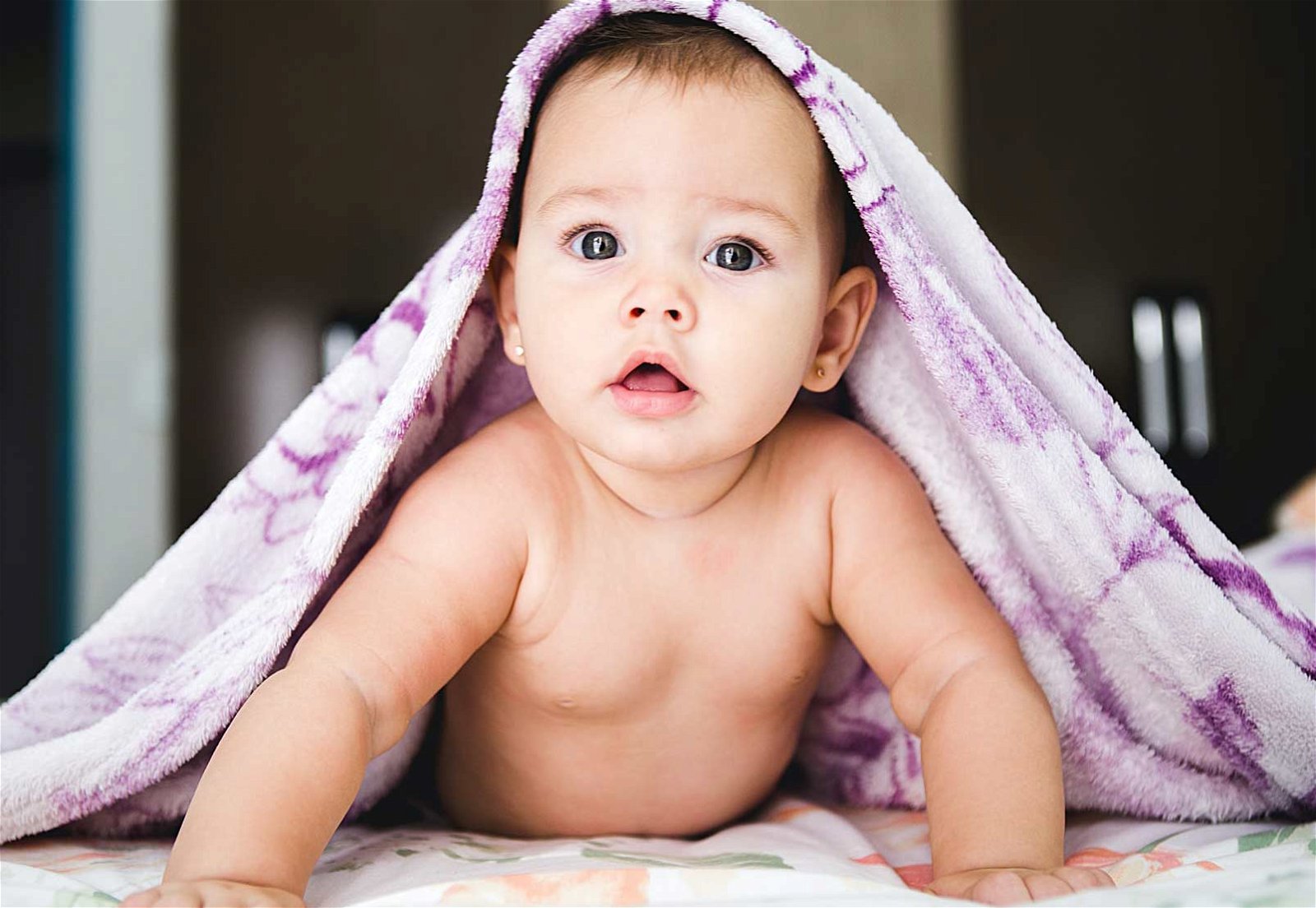 best fabrics to use during newborn baby photo sessions.