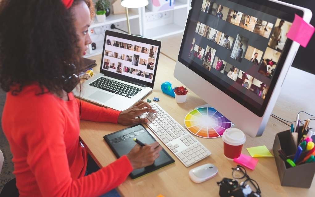 graphic designer for photographers.