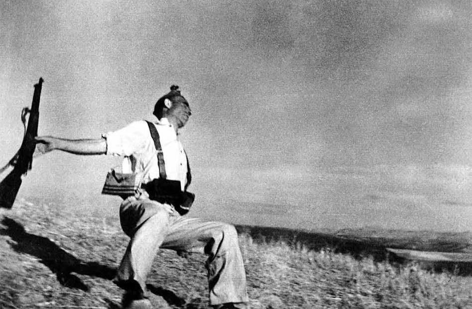 Photo of a Falling Soldier documented by Robert Capa.
