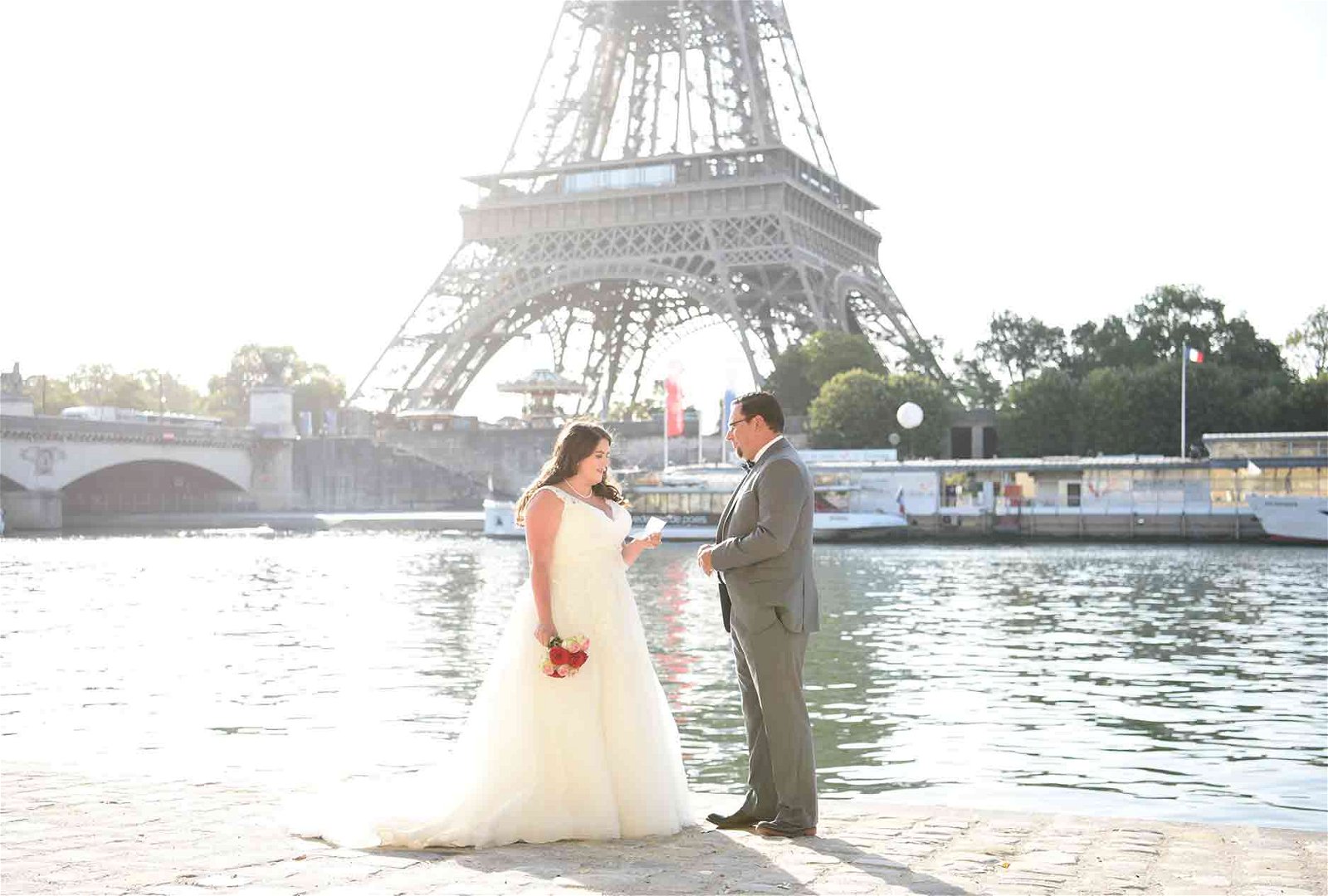best photo spots in Paris by the Eiffel tower.