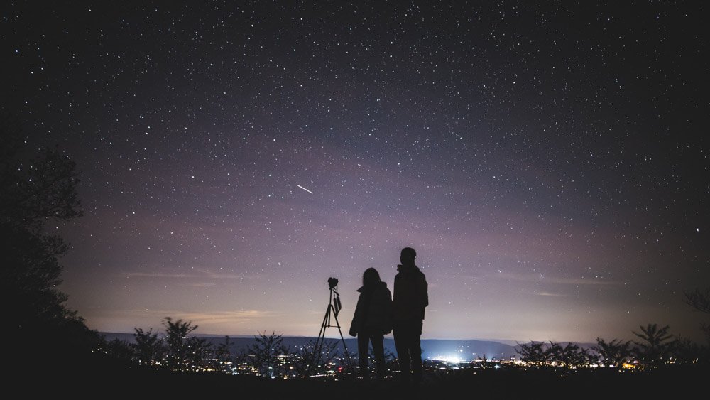 photograph the night sky with online classes and workshops.
