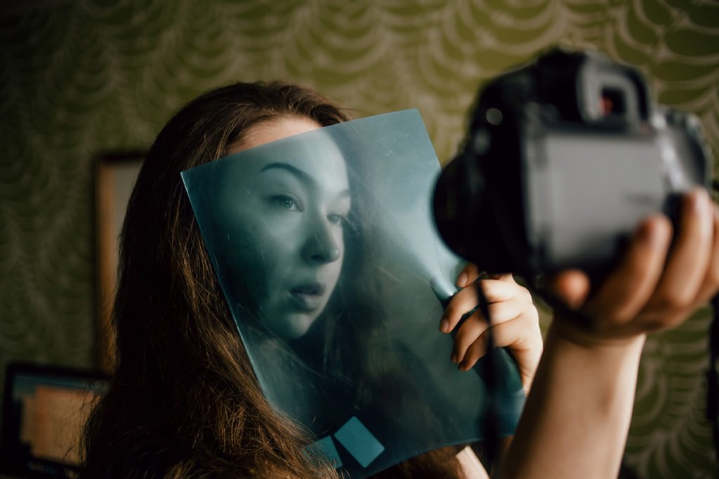 Behind-the-scenes self portrait photography example.
