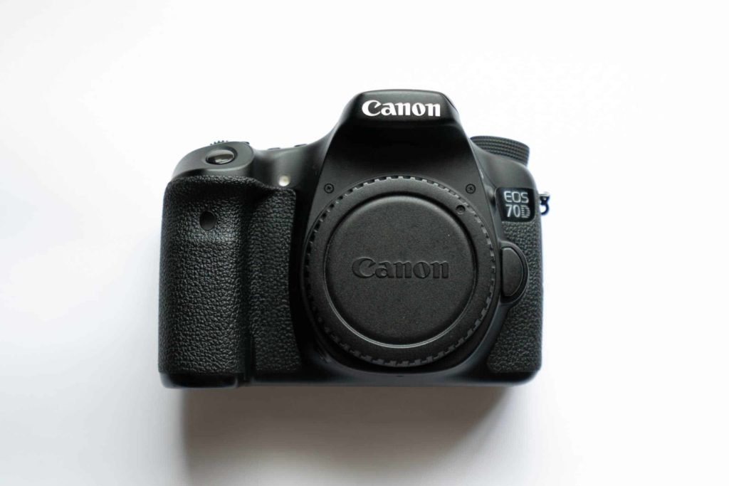 Canon EOS 70D has great capability to shoot both indoor or outdoor fashion portraits with its Digic 5 image processor.