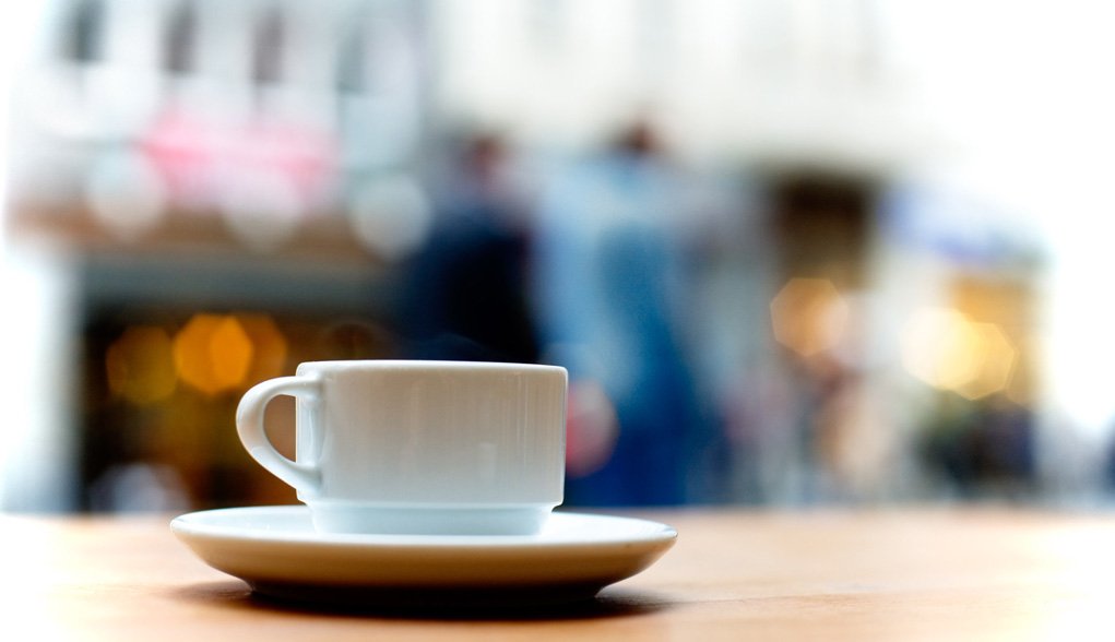 coffee cup with shallow depth of field for extraordinary photography.